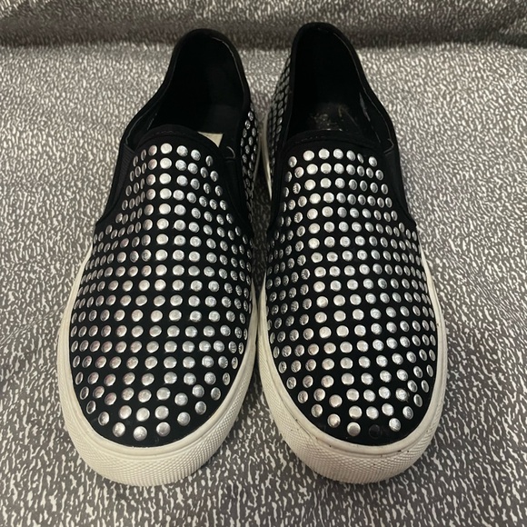 Steve Madden Studded Black Slip-On Shoes - Picture 1 of 7